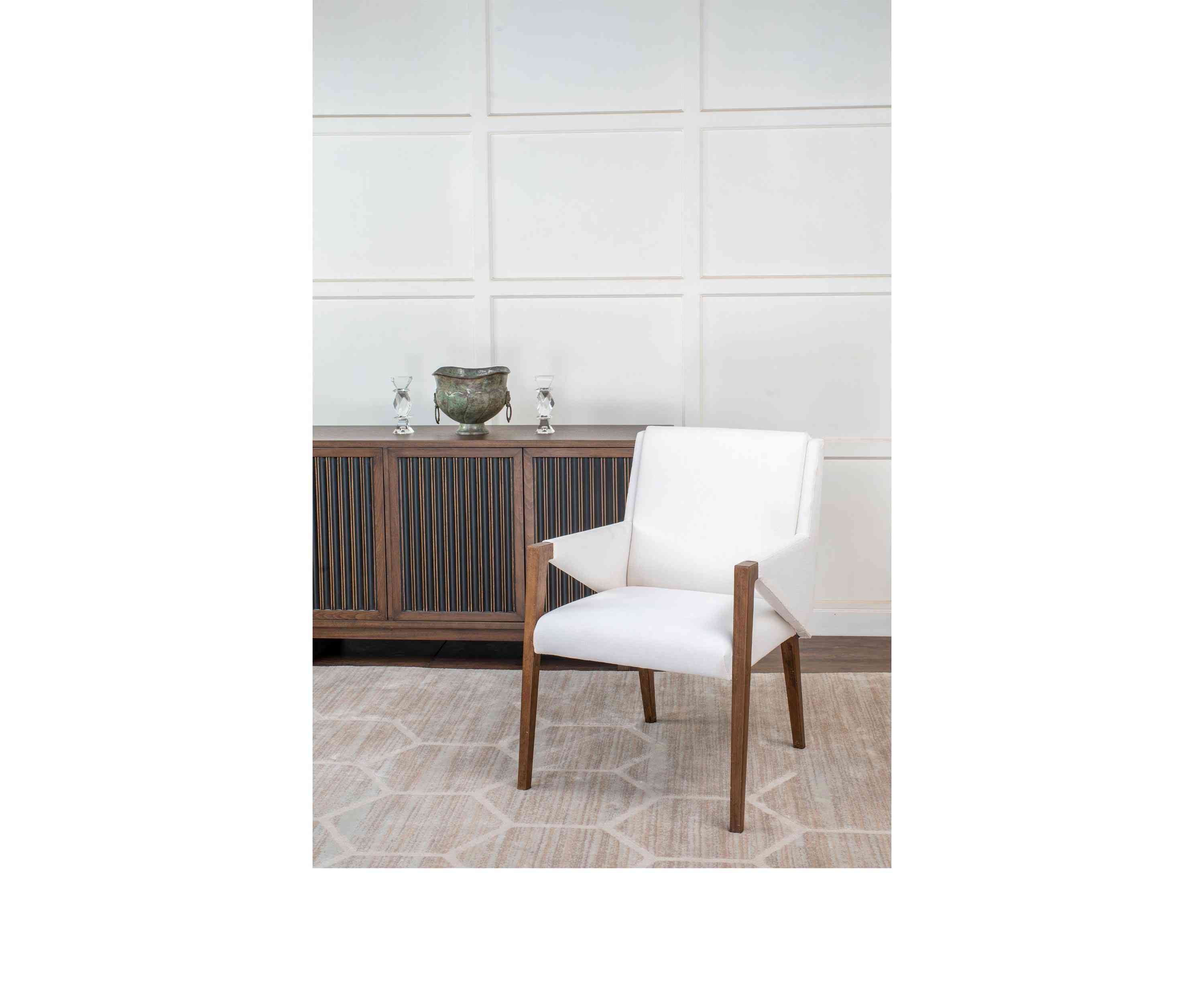FLYNN ARM CHAIR